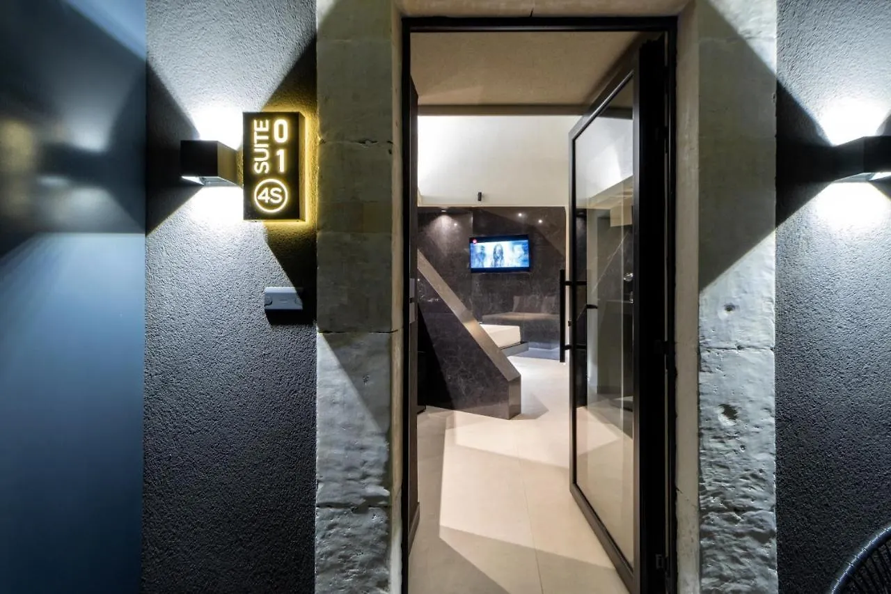 4 Suites 